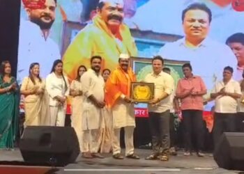 आम्ही उलवेकरच्यावतीने रत्नांचा गौरव