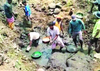 धरणी मातेलाही पाझर फुटला