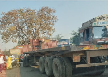 वाहतूक कोंडीमुळे नागरिक हैराण