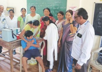 तळ्यात जापनीज इन्सेफेलाइटिस लसीकरण