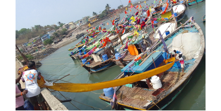 बोटी निघाल्या दर्यात