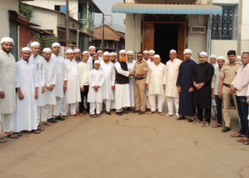 महाडमध्ये रमजान ईद उत्साहात साजरी
