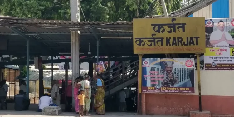 कर्जत स्थानकात महिला टीसीची दादागिरी