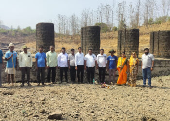 बंधारा दुरुस्ती कार्याचा शुभारंभ