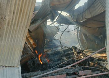 काळ जलविद्युत प्रकल्पाच्या गोदामाला भीषण आग