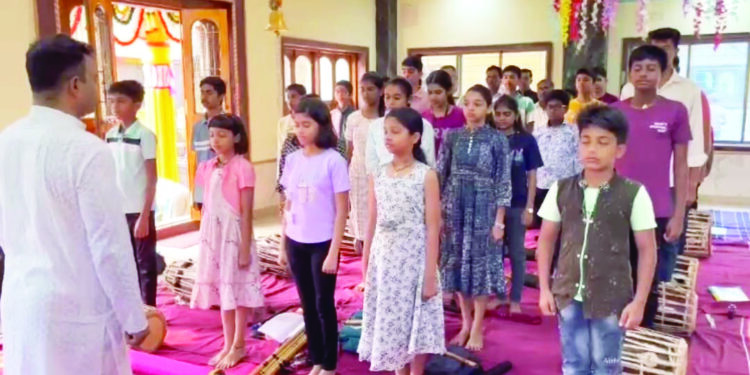 विद्यार्थ्यांकडून कलेच्या माध्यमातून श्रद्धांजली