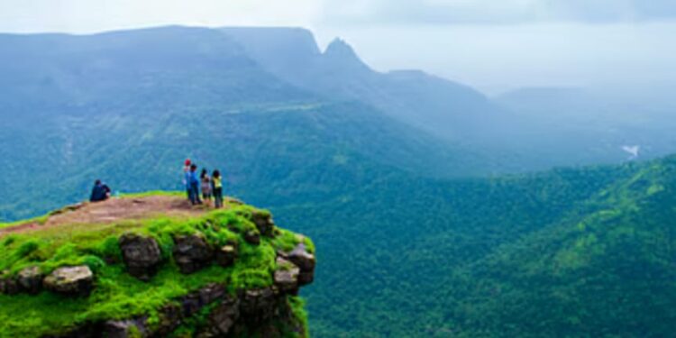 पर्यटकांच्या स्वागतासाठी माथेरान सज्ज