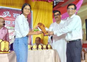 नृत्य स्पर्धेत रितिका प्रथम