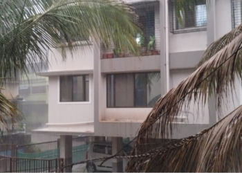 ऐन उन्हाळ्यात अवकाळी पावसाचा तडाखा