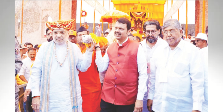 रायगडावर हुकूमशाही! पोलिसांची शिवभक्तांसोबत अरेरावीची भाषा