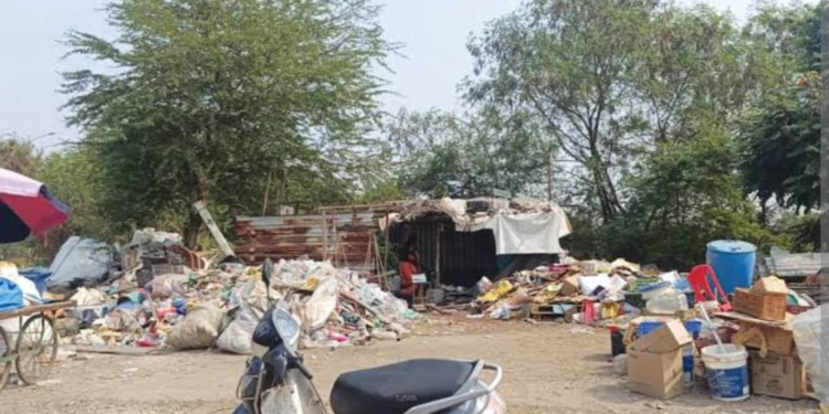 सरकारी जागांवर बेकायदेशीर व्यवसाय