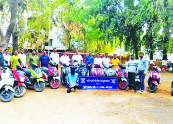 मोटारसायकल चोर ताब्यात