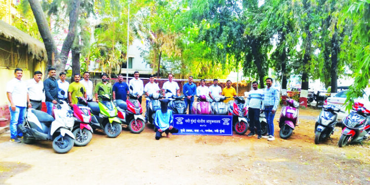 मोटारसायकल चोर ताब्यात