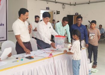 प्रचंड गदारोळात थेट सरपंचाचे आरक्षण सोडत