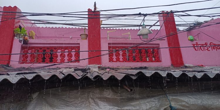 चिरनेरला पावसाने झोडपले