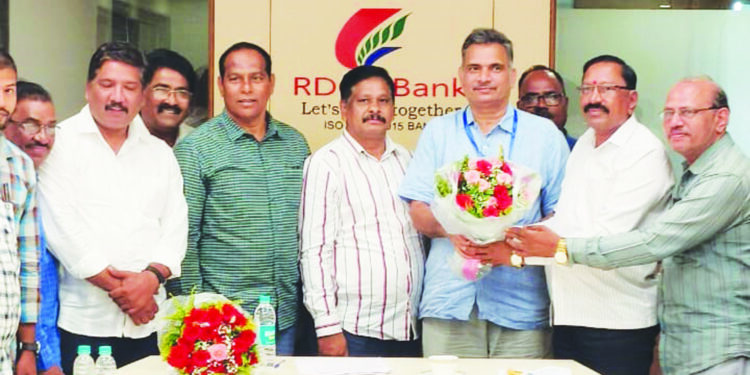 खरेदी-विक्री सहकारी संस्थेच्या अध्यक्षपदी सत्यविजय पाटील