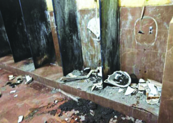 ठाणे स्थानकात माथेफिरूंचा धिंगाणा