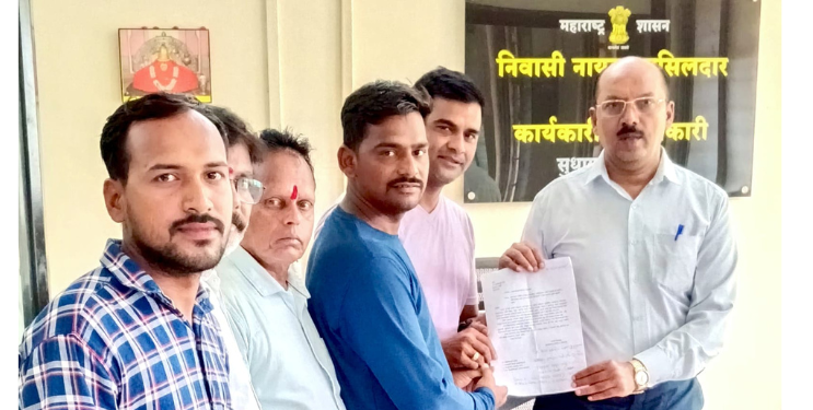 विकासकाकडून शेतकऱ्यांची अडवणूक