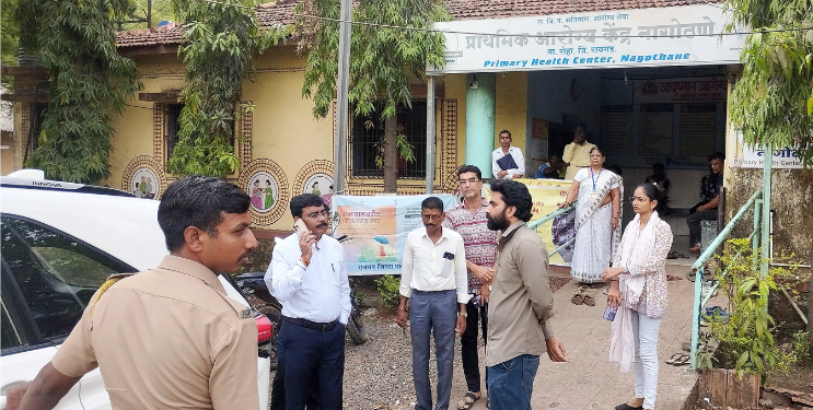 जिल्हाधिकाऱ्यांची प्राथमिक आरोग्य केंद्राला भेट