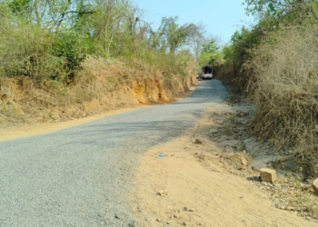 भागूचीवाडी रस्त्याचे डांबरीकरण