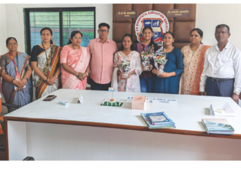 खारपाटील विद्यालयात मुलींची बाजी