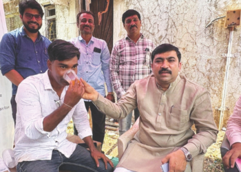 पोशिर ग्रामस्थांचे उपोषण स्थगित