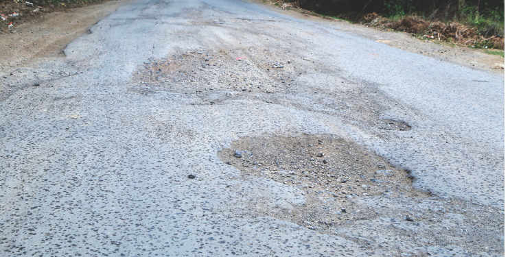 कनकेश्वर फाटा ते सोगाव रस्ता ठरतोय जीवघेणा