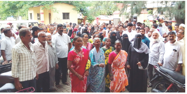 मुरुडचा पाणी प्रश्न पेटला महिलांची पंचायत समितीवर धडक