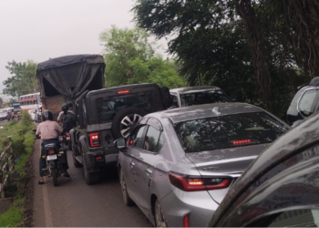 अलिबाग- वडखळ रस्त्यावर वाहतूक कोंडी