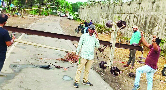 अवकाळी पावसाचा उरणला तडाखा