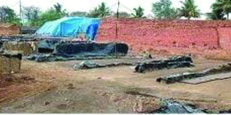 अवकाळीने वीटभट्ट्या मातीमोल