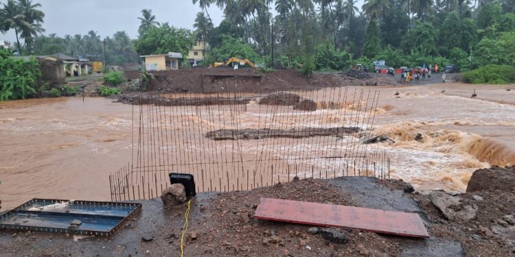 श्रीवर्धन-बोर्लीपंचतन मार्ग बंद