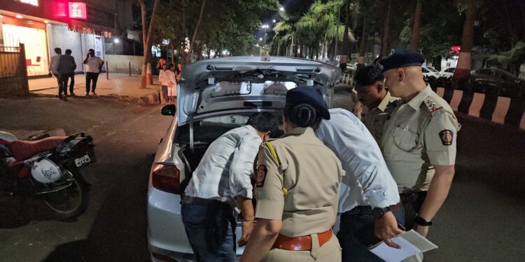 खांदेश्वर पोलिसांतर्फे नाकाबंदी