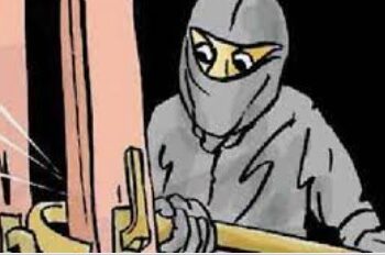 हॉटेल फोडून रोकड लंपास