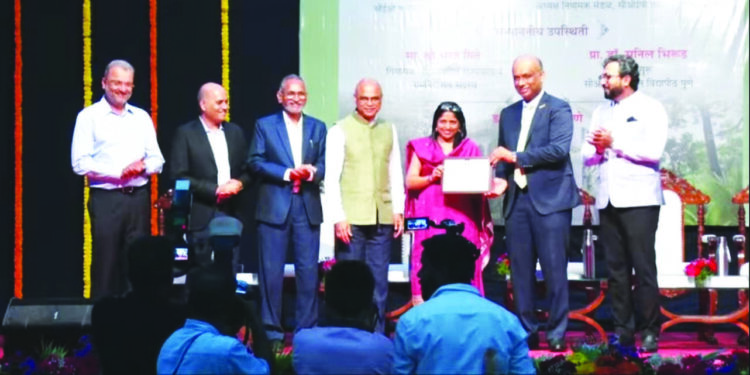 सपना कोरडे यांना डॉक्टरेट पदवी प्रदान