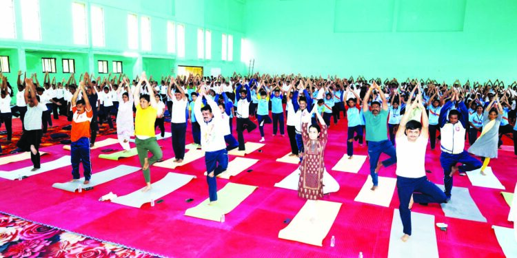 एकाग्रता जपण्यासाठी योग महत्वाचे: किशन जावळे