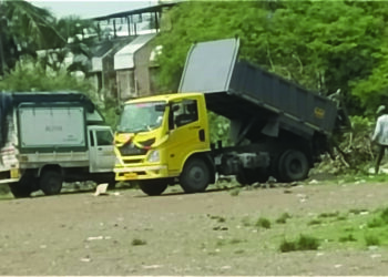 वीर सावरकर मैदानावर प्लास्टिकचा खच