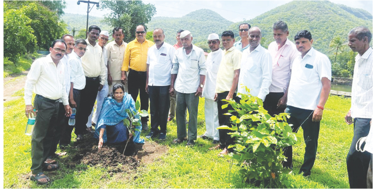 रोहा तालुक्यात ‘एक पेड माँ के नाम’ उपक्रमाचा शुभारंभ