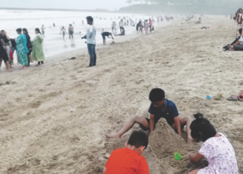 काशीद बीचवर पर्यटकांची गर्दी