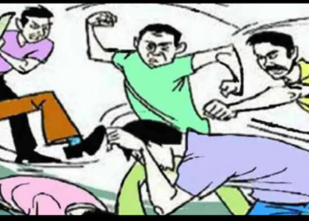 मारहाण केल्याने चौघांवर गुन्हा