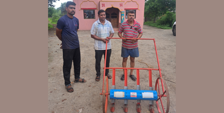 शेतकऱ्यांसाठी मदतगार निल ड्रम सिडर