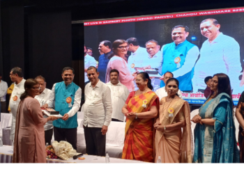 शेकापकडून गुणवंतांचा सत्कार