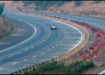 मुंबई-पुणे द्रुतगती महामार्ग आता दहापदरी