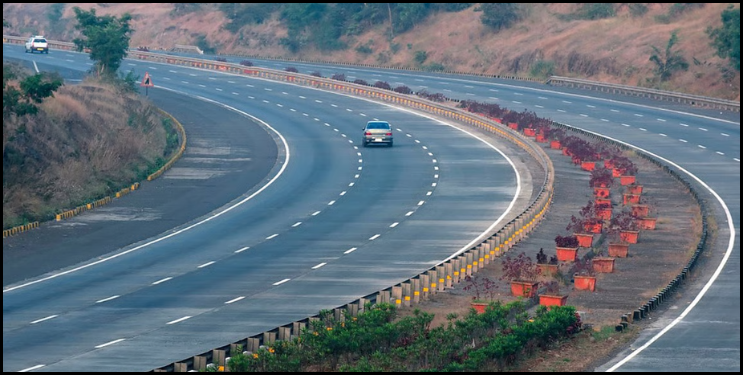 मुंबई-पुणे द्रुतगती महामार्ग आता दहापदरी