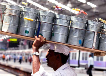 मुंबई डबेवाल्यांची सेवा महागली