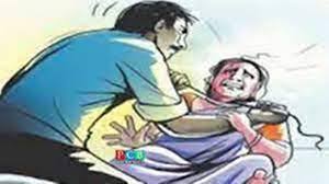 वृद्ध आईला मुलाकडून मारहाण