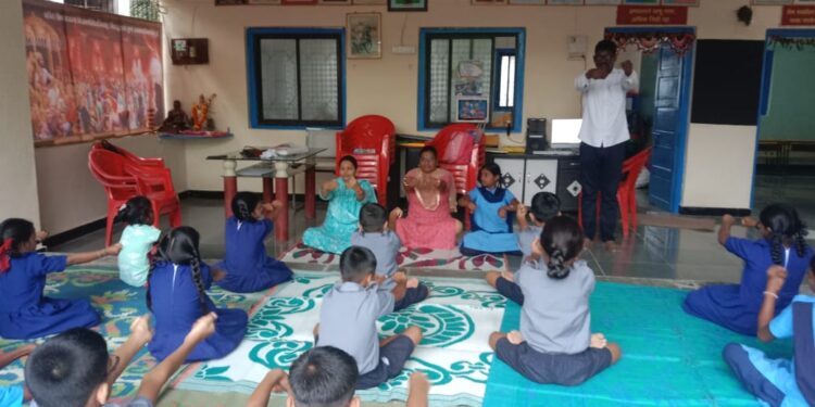 गोंधळपाडा शाळेत योग दिन साजरा