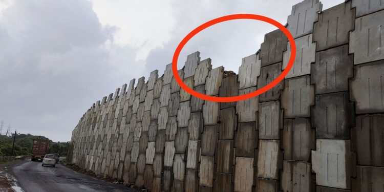 नागोठण्यातील बंदिस्त उड्डाणपुलाचा कठडा धोकादायक