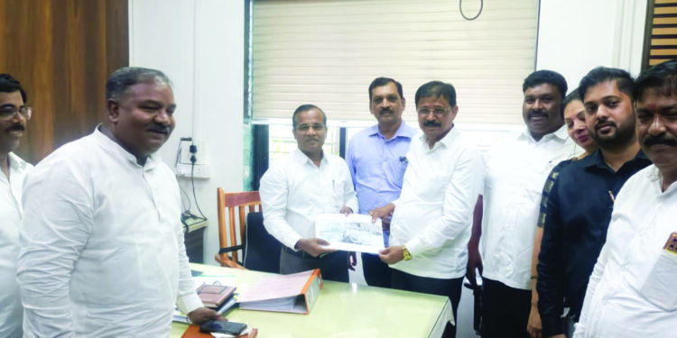 निकृष्ट कामांंबाबत शेकाप आक्रमक