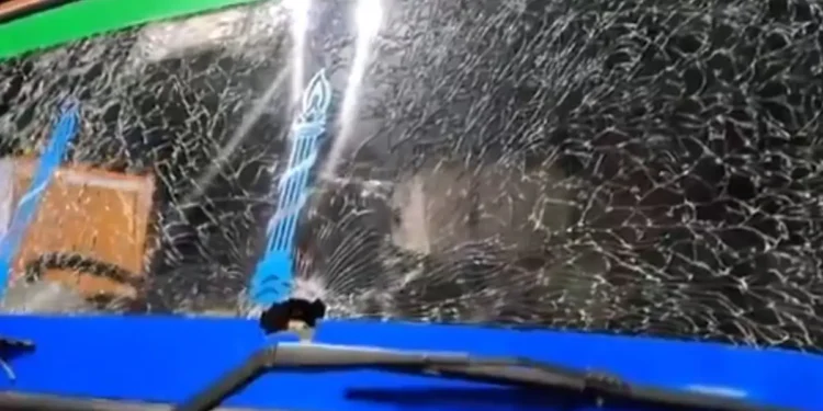 समृद्धी महामार्गावर दगडफेक